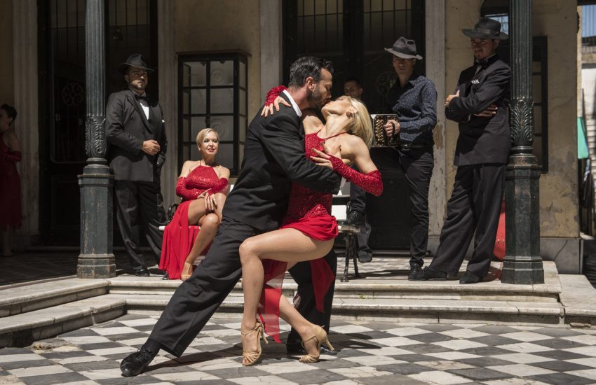 https://tvmunchies.com/the-healing-and-empowering-experience-of-argentine-tango/ https://www.renelinjer.com/embrace-is-the-spirit-of-tango-never-lose-it/ https://www.spielbergnews.com/what-is-the-role-of-both-the-genders-in-the-tango-dance-world/